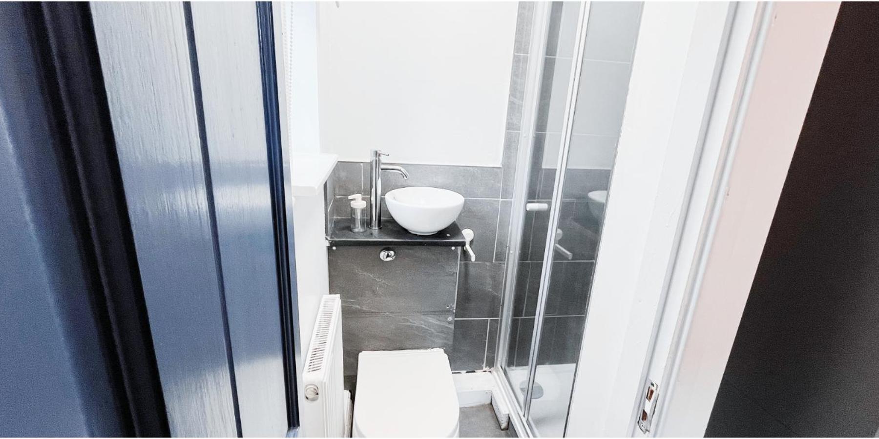Single Room In Modern House Near Νότιγχαμ Εξωτερικό φωτογραφία