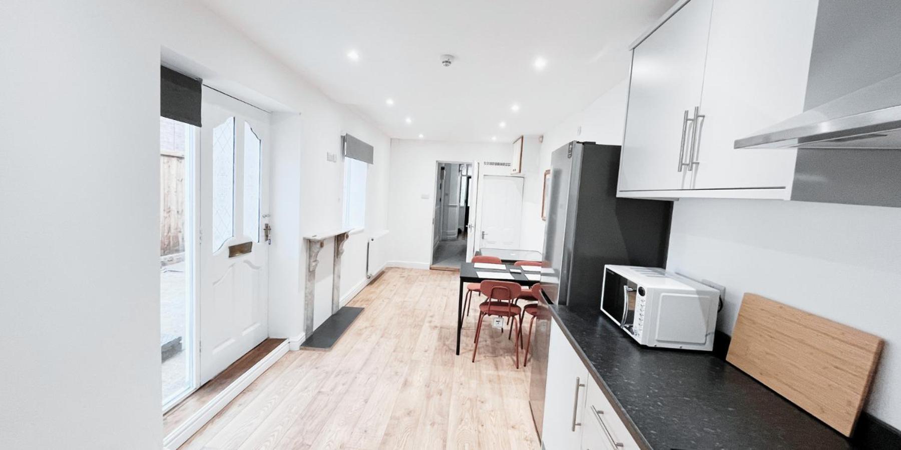 Single Room In Modern House Near Νότιγχαμ Εξωτερικό φωτογραφία