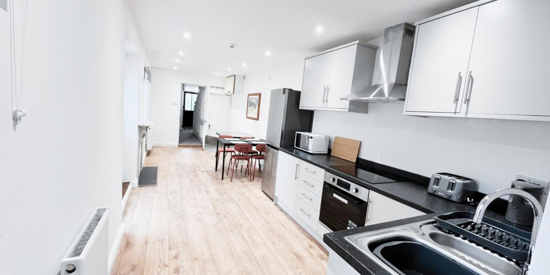 Single Room In Modern House Near Νότιγχαμ Εξωτερικό φωτογραφία