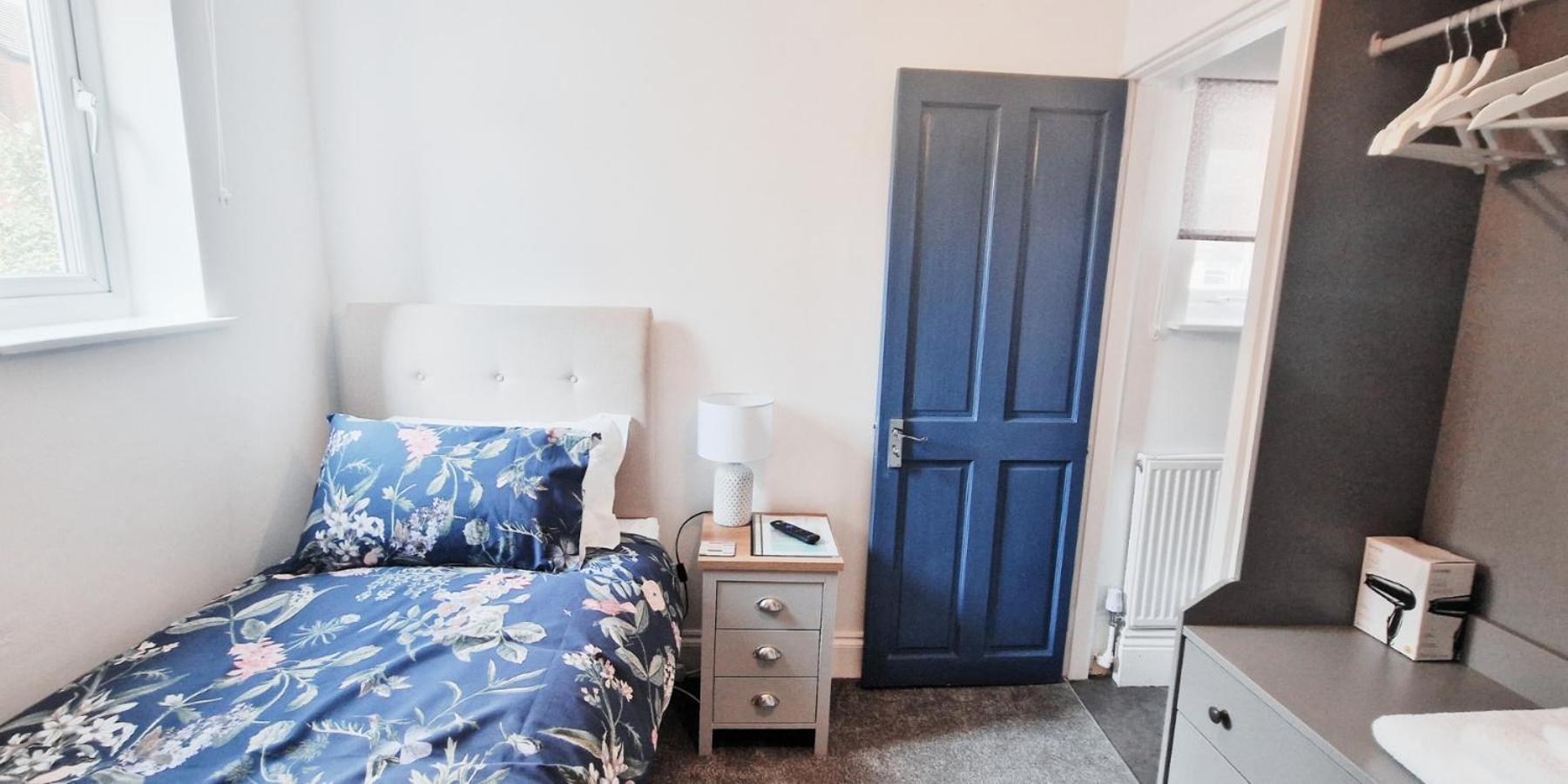 Single Room In Modern House Near Νότιγχαμ Εξωτερικό φωτογραφία