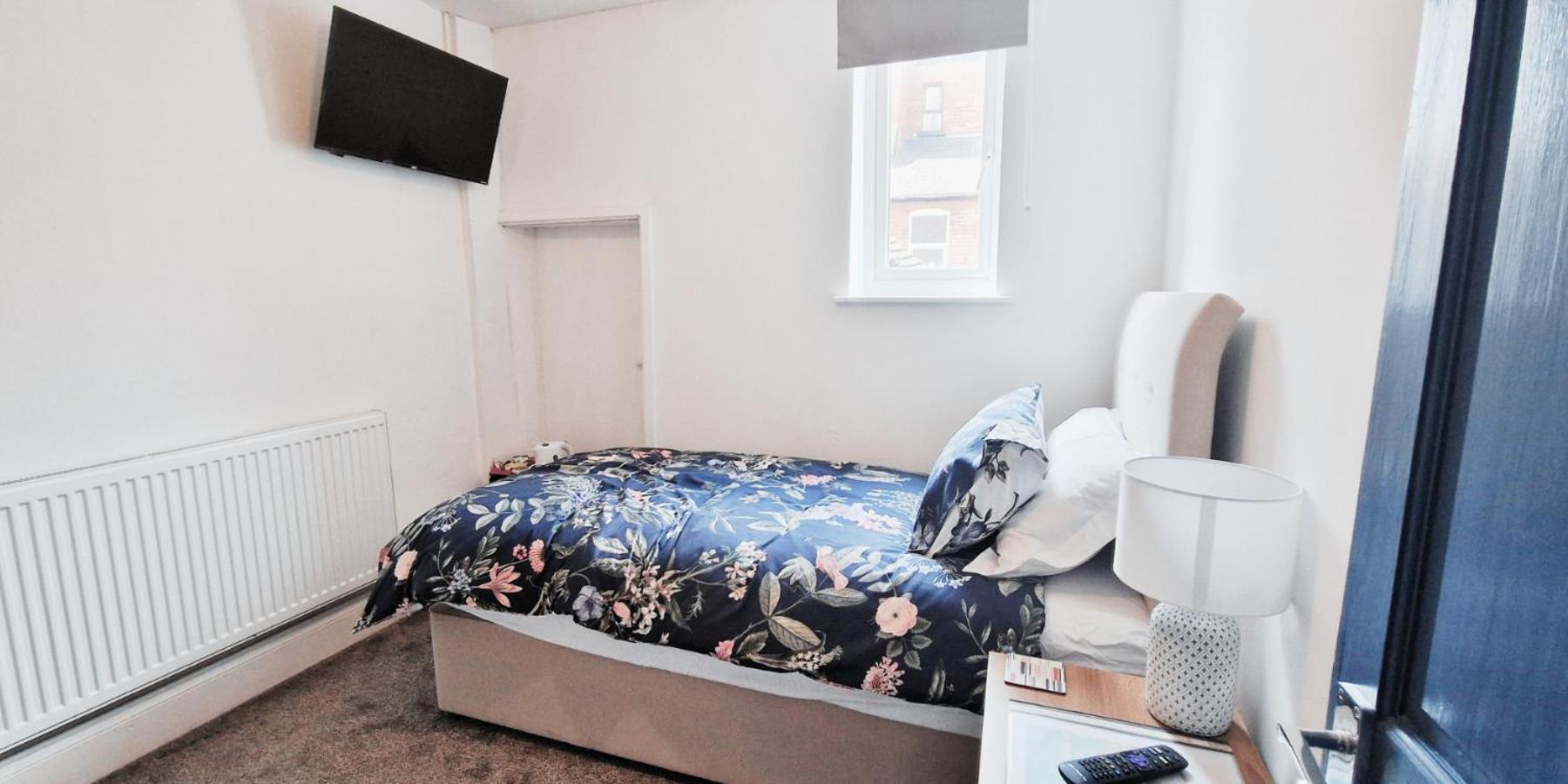 Single Room In Modern House Near Νότιγχαμ Εξωτερικό φωτογραφία